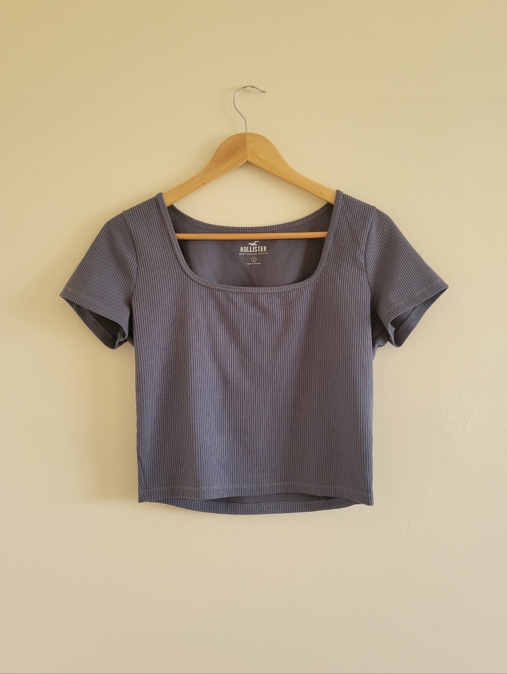 HOLLISTER Short-Sleeve Crop Top with Scooped Square Neckline